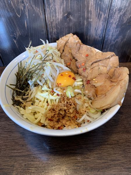 「まぜそば830円 豚250円」@らーめん梵's 埼大前本店の写真