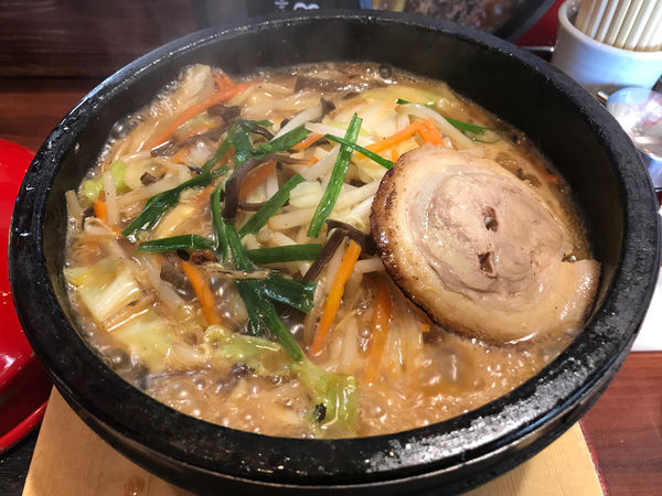 「石焼醤油らーめん　858円」@石焼ラーメン 火山 西多賀店の写真