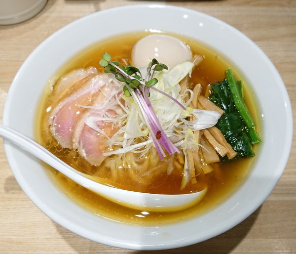 「手揉み中華ソバ 味玉入り(薄口)」@中華ソバ ビリケンの写真