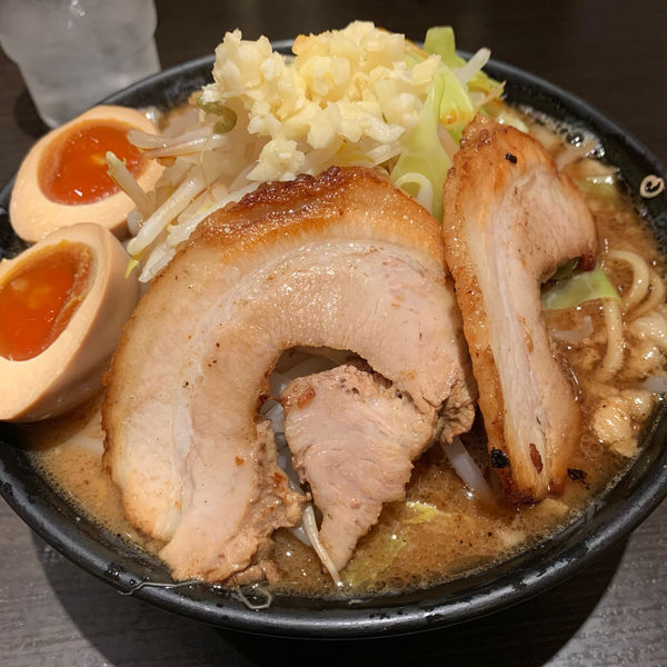 「豚郎」@とんこつらーめん俺式 純 東京ラーメンストリート店の写真