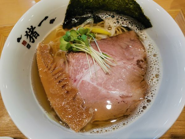 「100%煮干し出汁そば白」@麺屋猪一 本店の写真