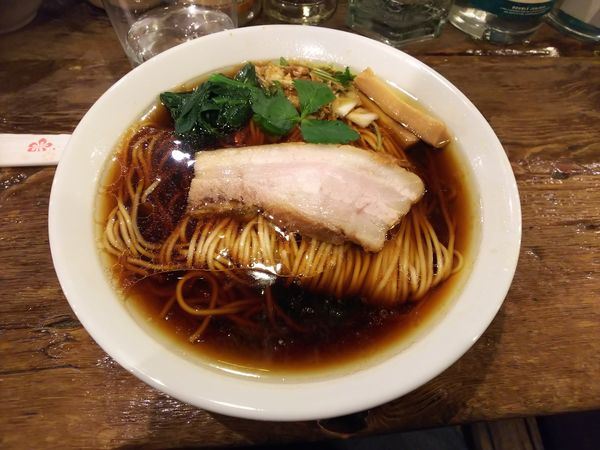 「醤油らーめん（フライドエシャロット入り きりっと）」@あはれの写真