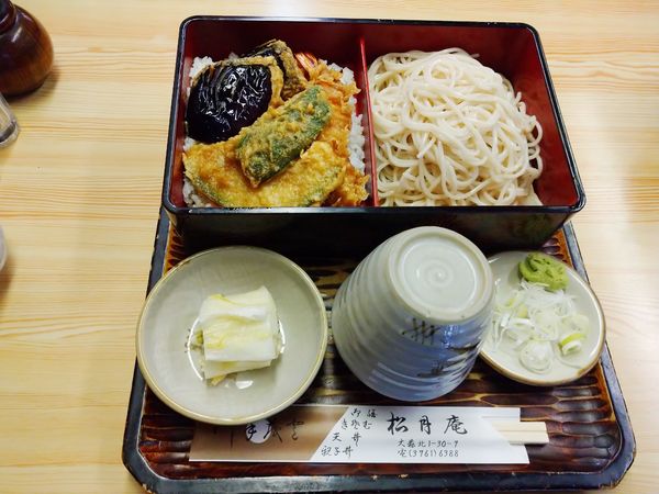 「天丼セット（1,230円）＋大盛り（110円）」@そば処 松月庵の写真
