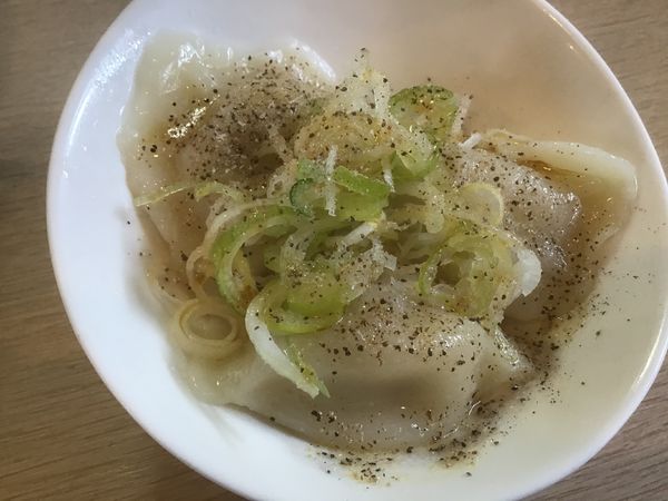 「ミニ葱塩水餃子(仮想価格200円)魚介そば760円」@麺屋 花形の写真