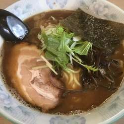 魚介そば760円(クーポンで水餃子無料)