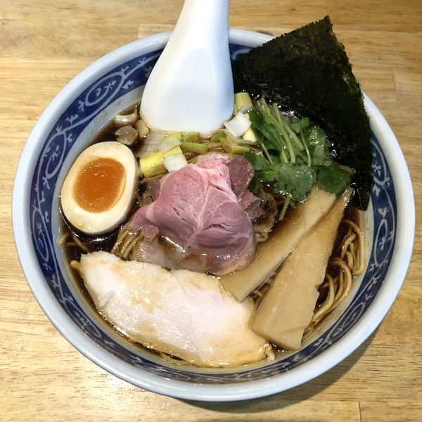 「煮干しそば 黒 ￥750」@寿製麺よしかわ 坂戸店の写真