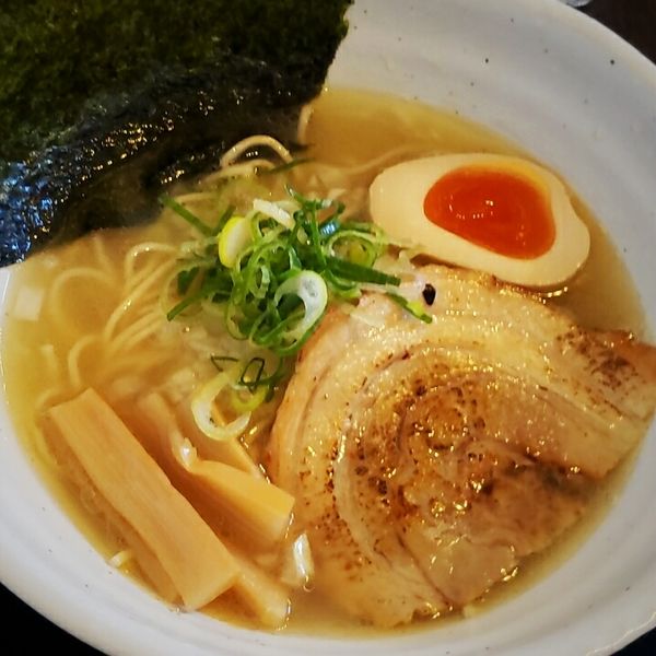 「丸鶏中華そば（塩）７６０円」@麺’s BAR 〆一の写真