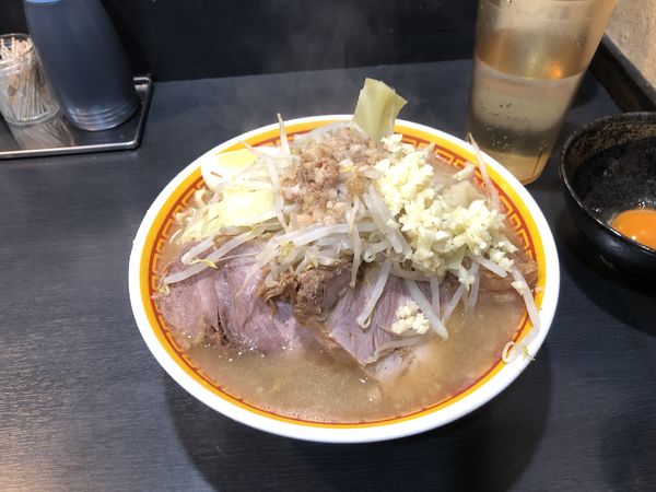 「ラーメン(豚2枚・半玉子)」@えどもんどの写真