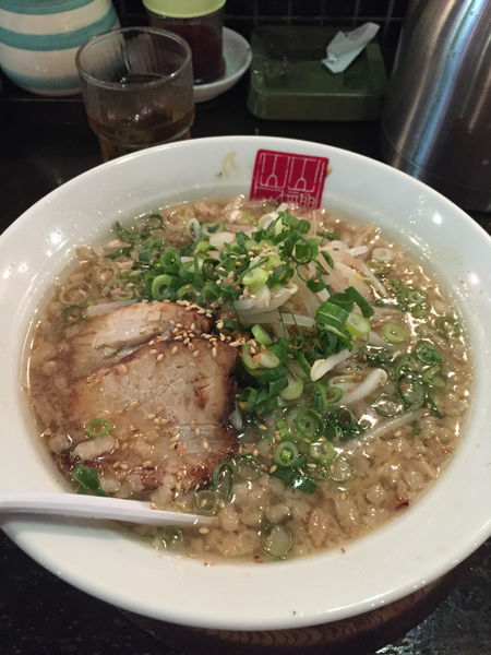 「とんこつ醤油ら〜めん　こってり盛り」@山神山人 西明石店の写真
