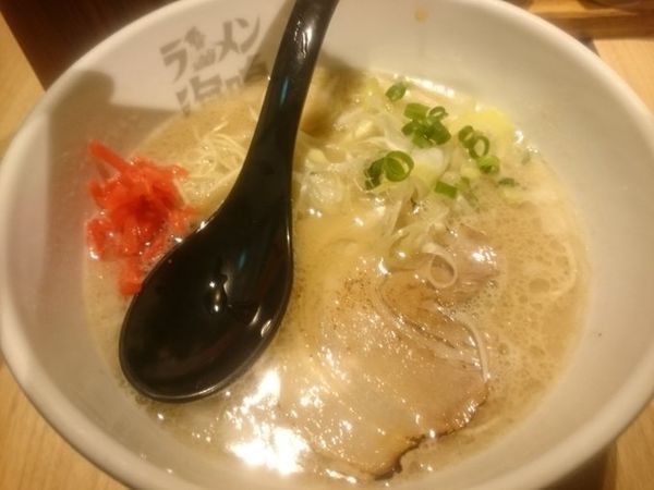 「塩豚骨」@ラーメン海鳴 名古屋驛麺通り店の写真