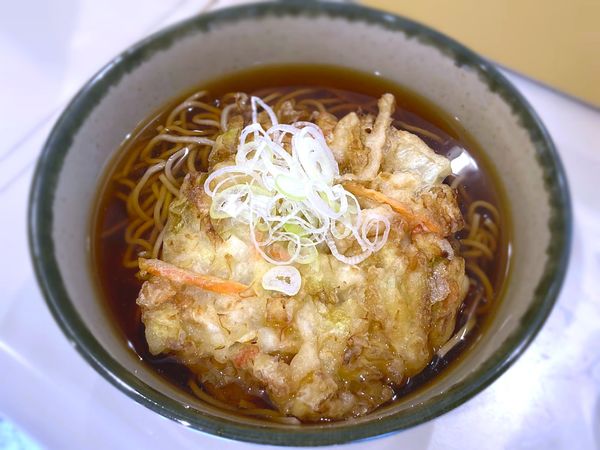 「天ぷらそば¥480」@おぎのや 軽井沢駅売店の写真