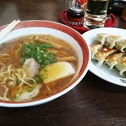 ラーメン650円と餃子400円
