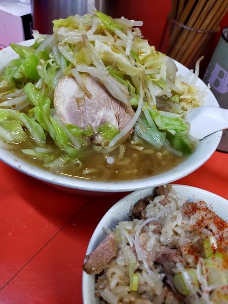 「ラーメン・大盛・豚めし（麺硬め・全部）」@らーめん いごっそうの写真