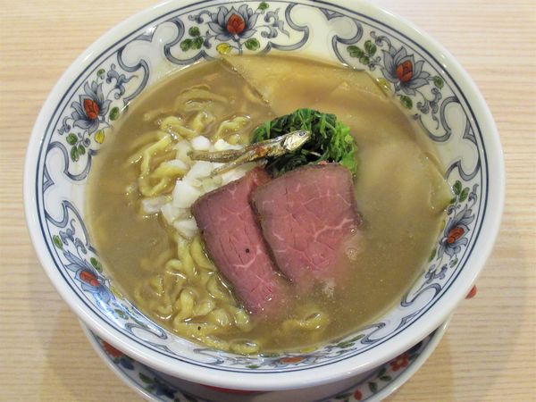 「すごい煮干しラーメン(858円)」@すごいビーフ煮干しラーメン ビーフキッチンスタンド 立川店の写真