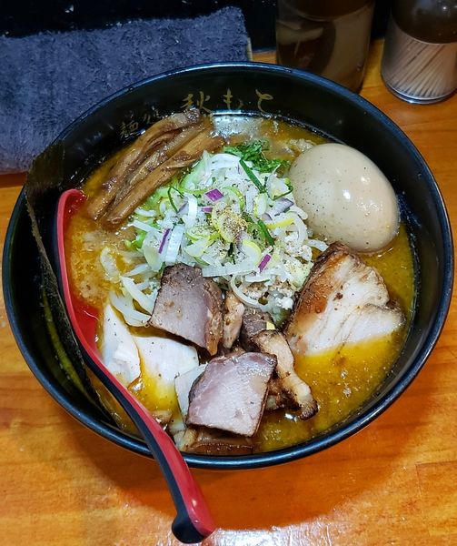 「味噌ラーメン(豚鶏清湯×熟成縮れ麺ver.)」@麺処 秋もとの写真