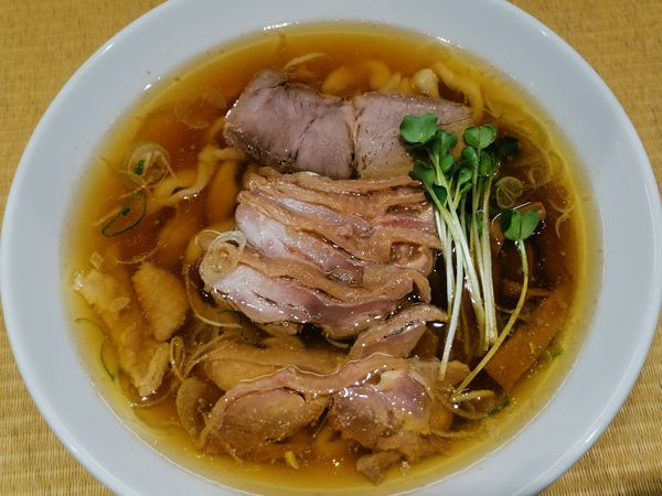 「親鶏中華そば＋親もも４」@手打 親鶏中華そば 綾川の写真