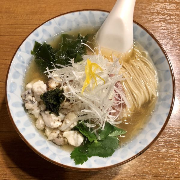 「【限定②】ゆず香る真鯛しょうゆら〜めん ￥900」@寿製麺よしかわ 川越店の写真