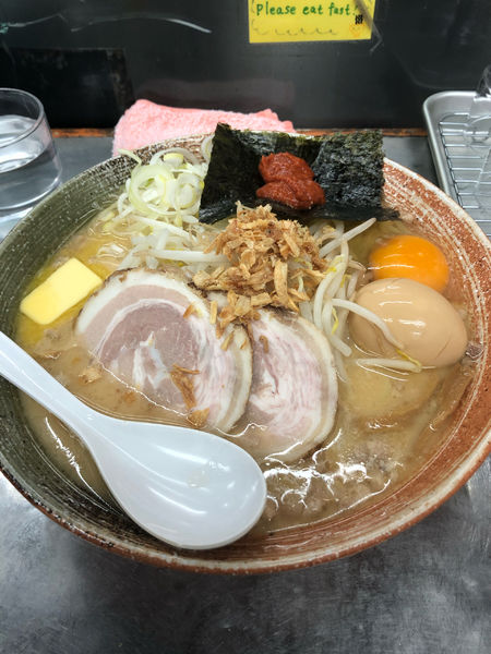 「牛乳味噌カレー生ハム原木出汁」@覆麺 智の写真