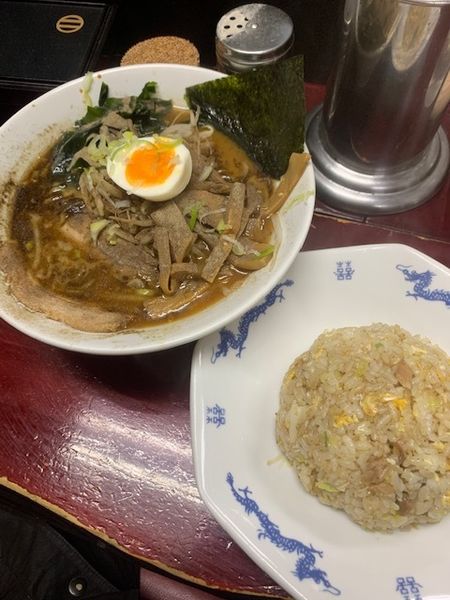 「黒コショーとんこつ・チャーハンセット　890円」@九州大分ラーメン 麺恋亭 中華街店の写真
