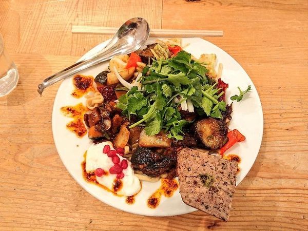 「まぜそばイバラキスタン(大)＋ラムテリーヌ」@ひつじそば 人と羊の写真