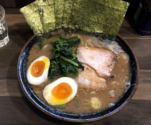 「のり玉ラーメン（1,040円）」@神田ラーメン わいず 神田本店の写真