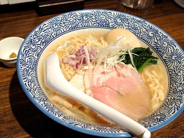 「味玉塩そば（味玉サービス）850円」@貝出汁中華そば 貝香屋の写真