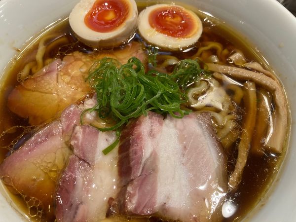 「特製中華そば・醤油（大）」@櫻井中華そば店の写真