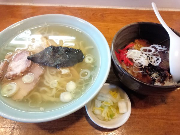 「ランチセットD（塩ラーメン、炙りチャーシュー丼）８００円」@佐野ラーメン たかのの写真