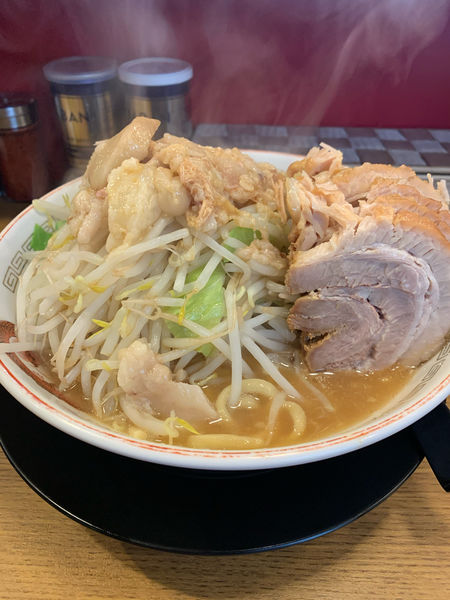 「小豚ラーメン　ヤサイカラメアブラ」@豚山 荻窪店の写真