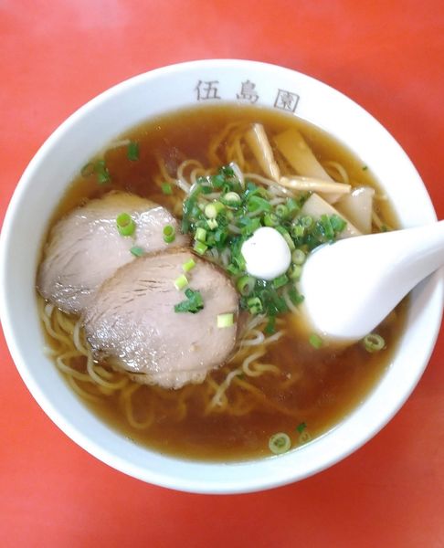 「ラーメン＋半チャーハン 900円＋税」@伍島園の写真