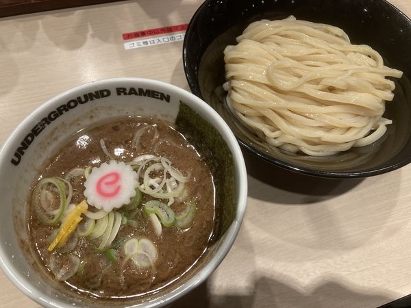 「濃厚つけ麺¥880」@UNDERGROUND RAMEN 頑者 コクーンシティさいたま新都心店の写真