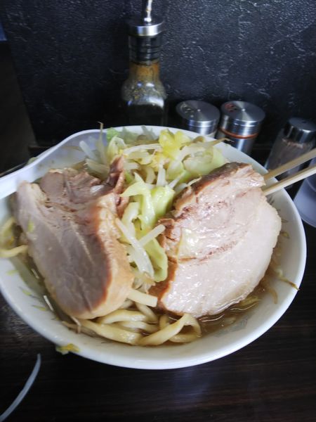 「ラーメン ヤサイ、アブラ、タマネギ。ニンニク少し」@らーめん虎丸の写真