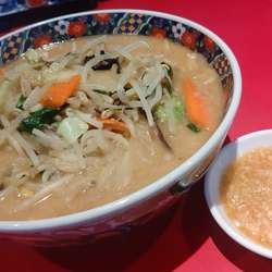 みそ野菜炒めらぁめん８８０円＋ニンニクソース３３円