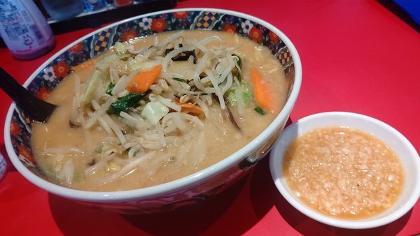 「みそ野菜炒めらぁめん８８０円＋ニンニクソース３３円」@マルキ屋 東那須店の写真