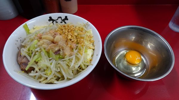 「小ラーメン（700円）＋チーズ＋塩汁なし ニンニクアブラ」@ラーメン二郎 越谷店の写真