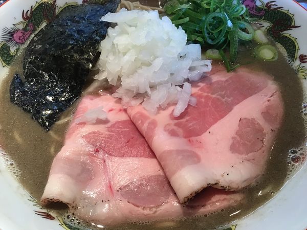 「煮干強者（塩）低温チャーシュー800円」@喜元門 本店の写真