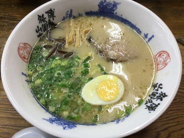 「とんこつラーメン+替玉(¥500→400+100)」@博多ラーメン ふくちゃん 練馬店の写真
