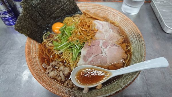 「オマールエビ出汁正油ラーメン＋生卵＋海苔」@覆麺 智の写真