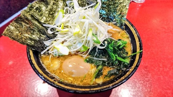 「ラーメン(麺硬･味濃)+海苔･下仁田葱･味玉」@厚木家の写真