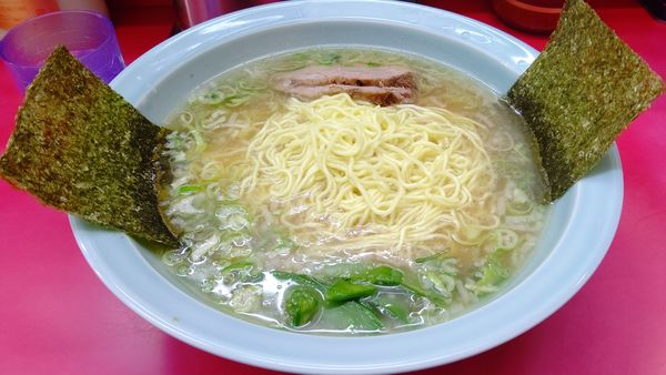 「ラーメン中７００円」@ラーメンショップ 羽村店の写真