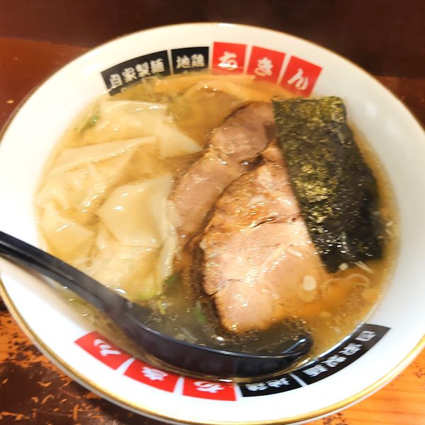 「地鶏ラーメン（塩）750　チャ150　地鶏ワンタン100」@地鶏らーめん ちきんの写真