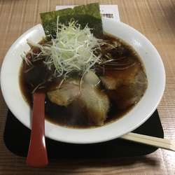 黒醤油らーめん(730¥)