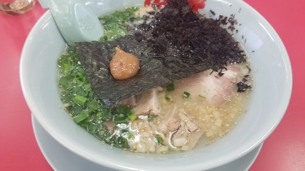 「朝ラーメン　コロチャー、黒ばら海苔トッピング」@山岡家 松本店の写真