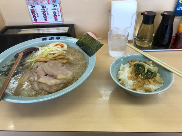 「チャーシュー麺　中盛り　ダシご飯」@ラーメン青木亭 野田店の写真