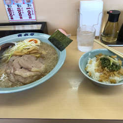 チャーシュー麺　中盛り　ダシご飯