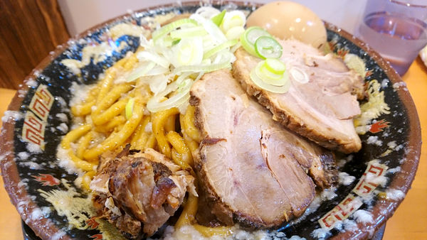 「【夜】爆盛油脂麺」@らーめん 平太周 神保町店の写真