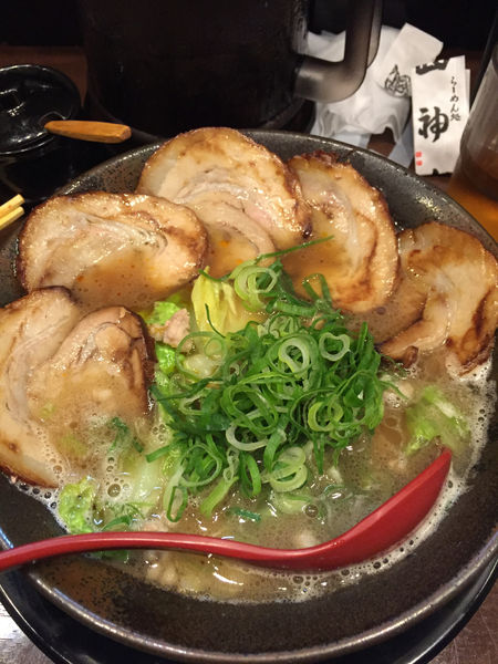 「山神醤油バラチャーシュー盛り」@山神山人 御影店の写真