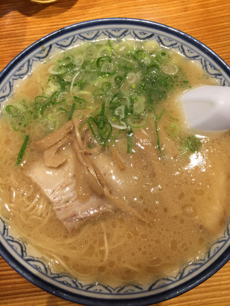 「ラーメン」@元祖赤のれん 節ちゃんラーメン 天神本店の写真