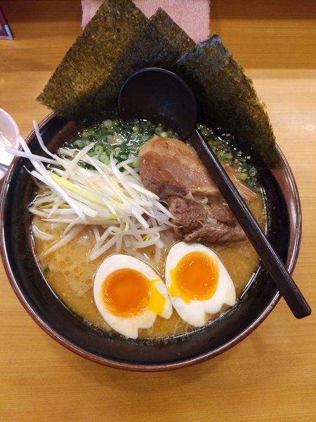 「うまトロ角煮みそラーメン ﾒﾝﾏ抜き」@ラーメン あすなろ 三和本店の写真