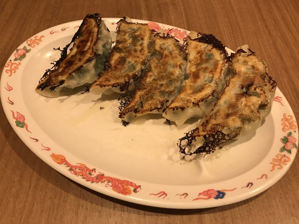 「大きい焼餃子　500円」@萬代の写真